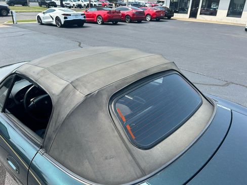 Used 1999 MAZDA MX-5 Miata 10th Anniversary Edition RWD image 17