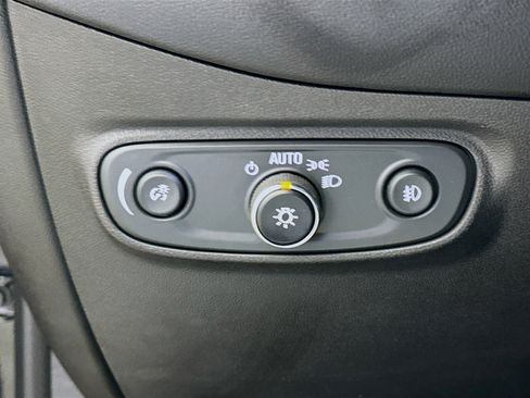 Used 2020 Chevrolet Equinox LT image 17