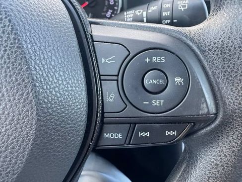 Used 2021 Toyota RAV4 XLE FWD image 21