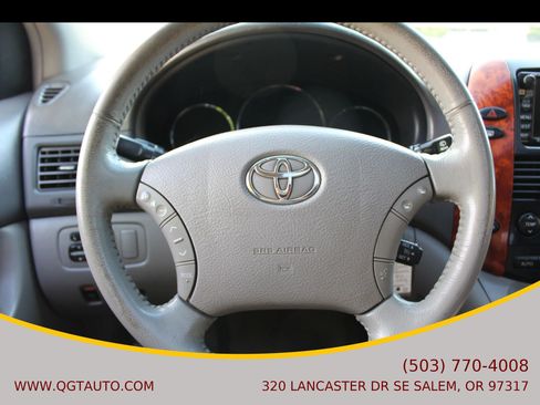 Used 2010 Toyota Sienna XLE Limited FWD image 28