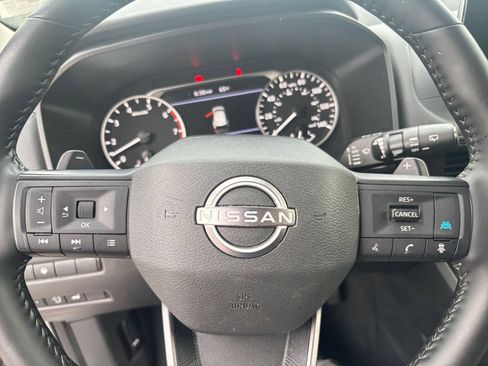 Used 2025 Nissan Rogue SV AWD/4WD image 30