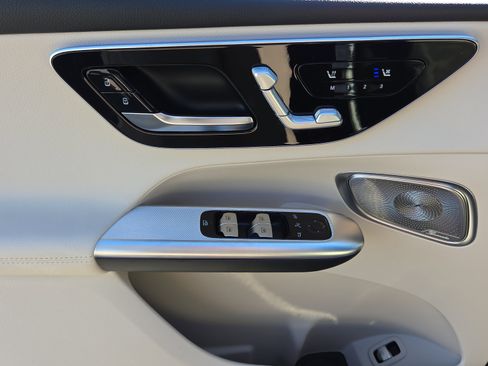 New 2026 Mercedes-Benz GLC 300 4MATIC image 17