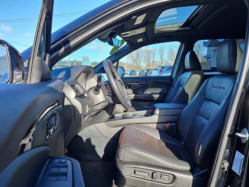 Used 2024 Honda Passport Black Edition image 14
