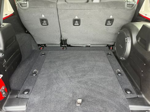 Used 2021 Jeep Wrangler Unlimited Rubicon image 27