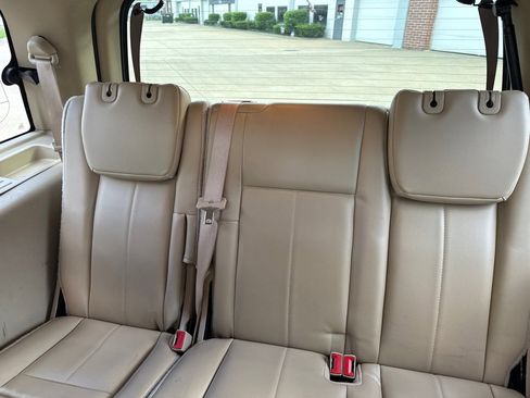 Used 2014 Ford Expedition XLT w/ Equipment Group 202A AWD/4WD image 14