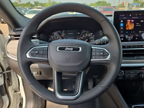 Used 2025 Jeep Compass Limited AWD/4WD image 22