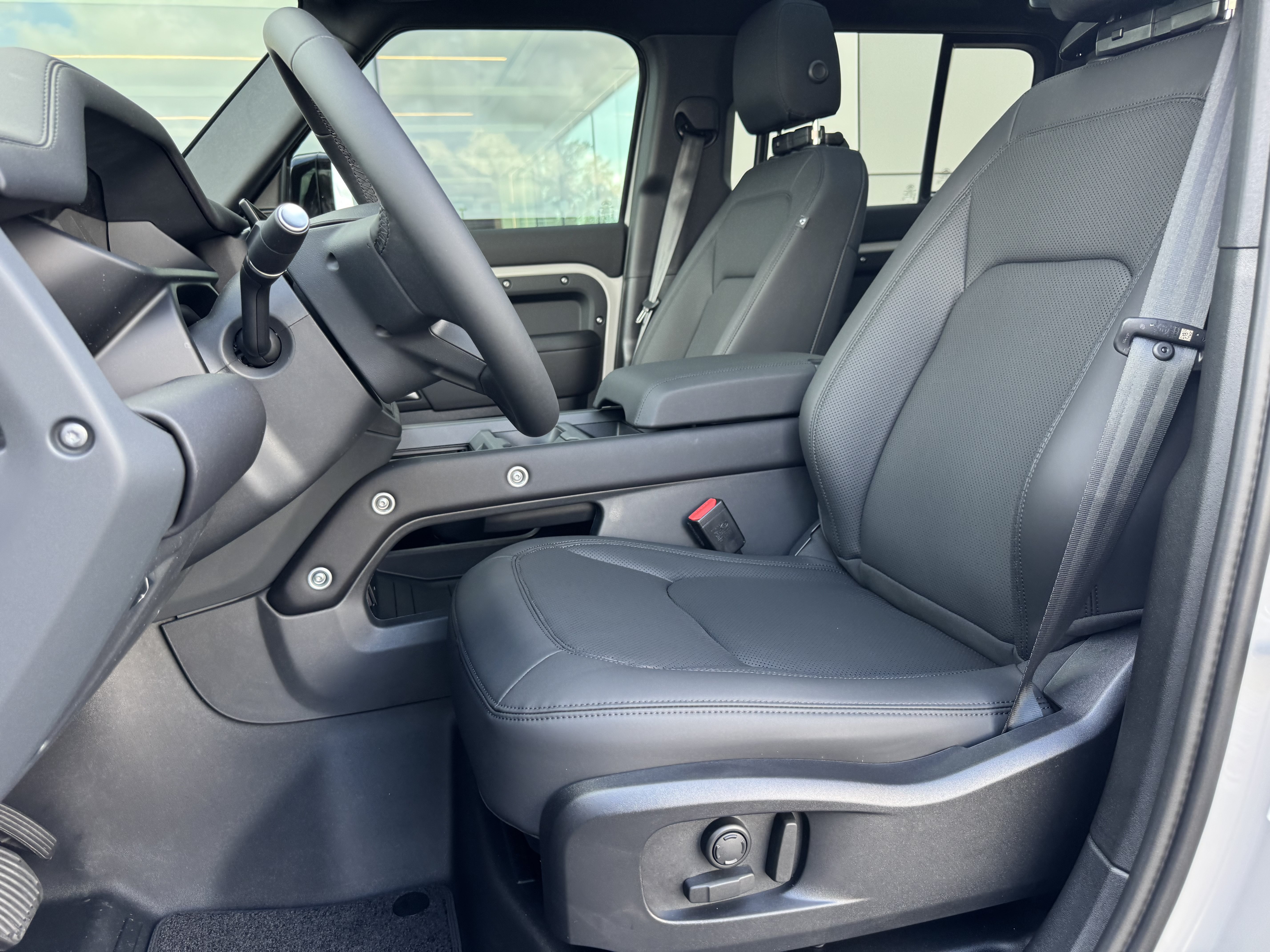 New 2026 Land Rover Defender 110 S AWD/4WD image 15