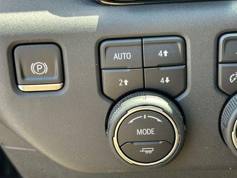 Used 2025 Chevrolet Silverado 1500 High Country w/ High Country Premium Package AWD/4WD image 6
