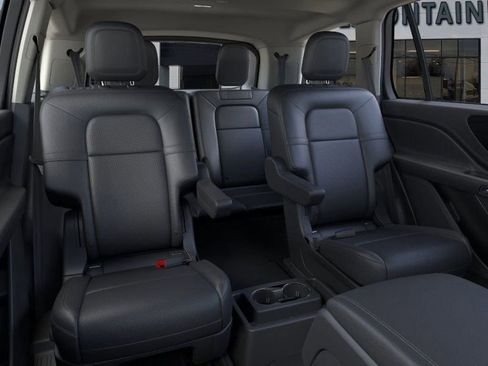 New 2026 Lincoln Aviator AWD image 11