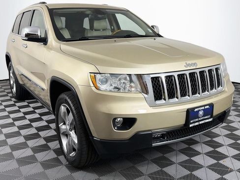 Used 2012 Jeep Grand Cherokee Overland AWD/4WD image 34