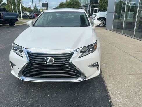 Used 2016 Lexus ES 350 w/ Accessory Package FWD image 6