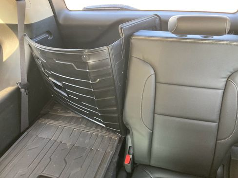 Used 2017 GMC Acadia Denali w/ Technology Package FWD image 5