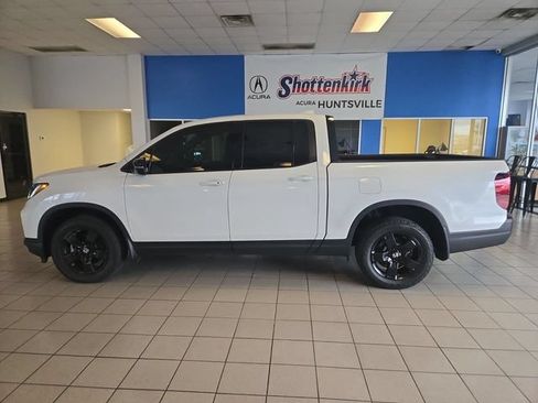 Used 2025 Honda Ridgeline Black Edition image 5