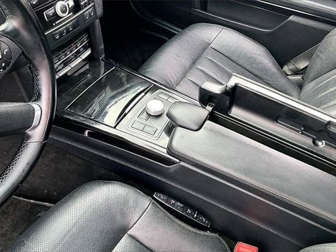Used 2011 Mercedes-Benz E 550 Sedan image 17