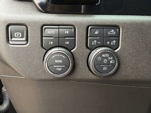 Certified 2025 Chevrolet Silverado 2500 ZR2 w/ Technology Package image 5