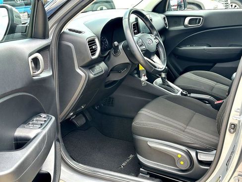 Used 2022 Hyundai Venue SEL FWD image 13