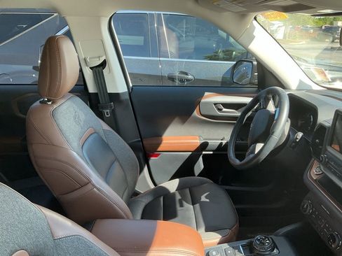 Used 2024 Ford Bronco Sport Outer Banks image 3