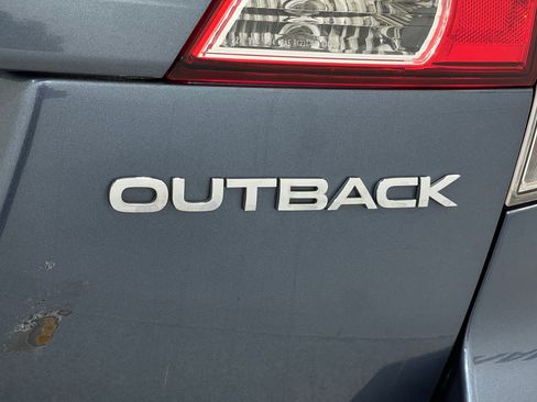 Used 2013 Subaru Outback 2.5i Limited AWD/4WD image 39