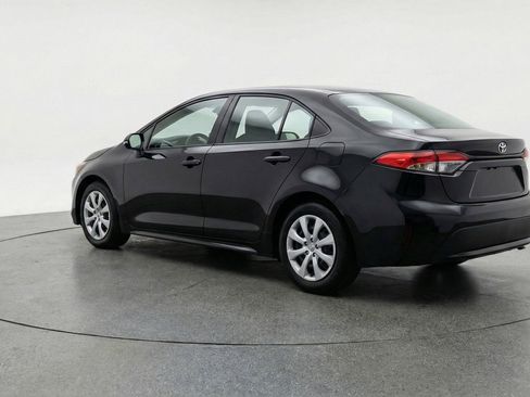 Used 2025 Toyota Corolla LE image 6