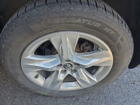 Used 2019 Toyota Highlander Limited image 7