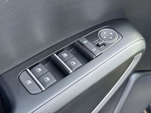 Used 2025 Kia Soul LX w/ LX Technology Package FWD image 16