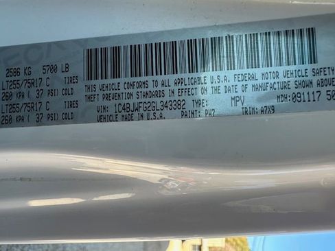 Used 2016 Jeep Wrangler Unlimited Rubicon w/ Connectivity Group image 28