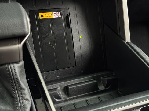 Used 2024 Toyota Tundra Limited w/ Power Package image 33