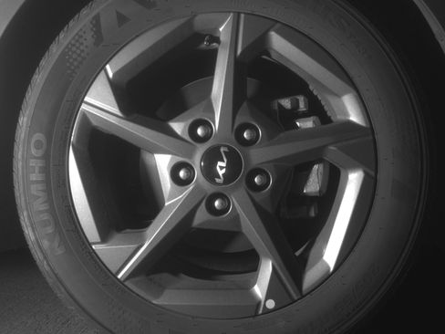 Used 2025 Kia K4 LXS image 13