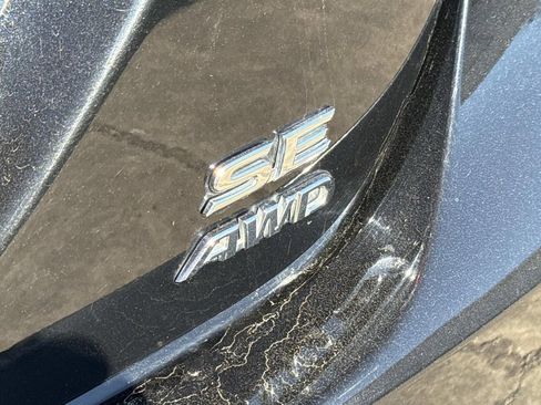 Used 2021 Toyota Camry SE w/ Cold Weather Package image 4