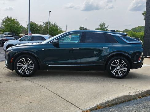 Used 2024 Cadillac Lyriq Luxury AWD/4WD image 8