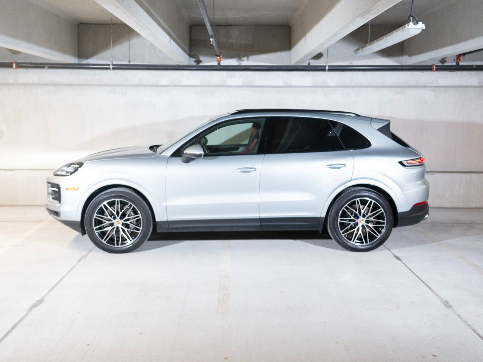 Certified 2024 Porsche Cayenne AWD/4WD image 2
