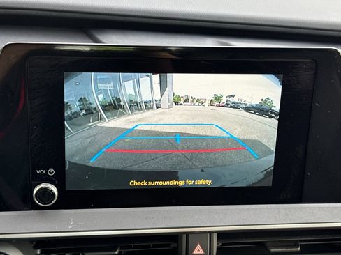 New 2026 Toyota Prius Plug-In Hybrid FWD image 16