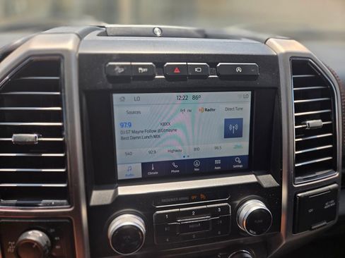 Used 2019 Ford F150 Platinum w/ Equipment Group 701A Luxury AWD/4WD image 21