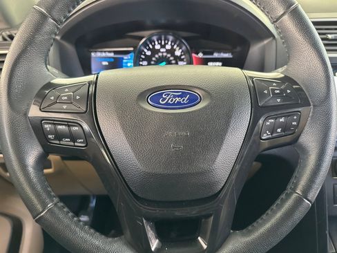 Used 2017 Ford Explorer XLT w/ Equipment Group 202A image 17