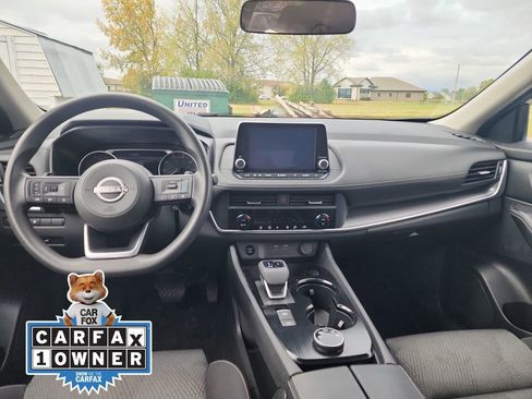 Used 2024 Nissan Rogue SV image 15