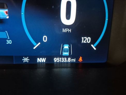 Used 2022 Ford F150 Lariat w/ Trailer Tow Package image 12