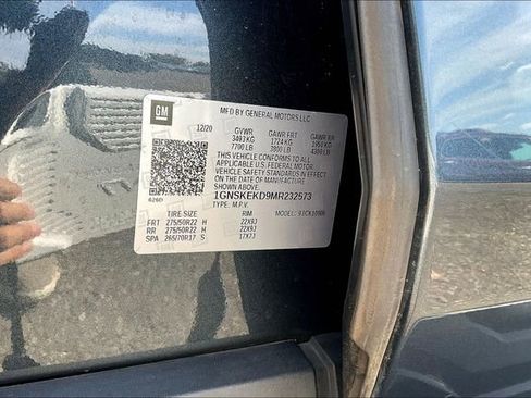 Used 2021 Chevrolet Suburban RST w/ Luxury Package image 14