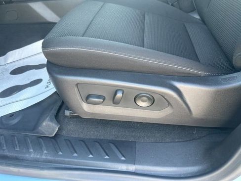 Used 2025 Chevrolet Colorado LT w/ Advanced Trailering Package AWD/4WD image 17
