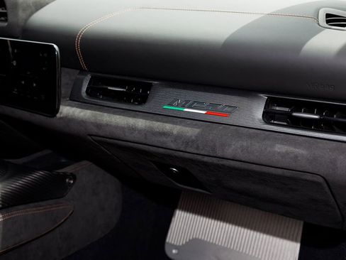Used 2023 Maserati MC20 Coupe RWD image 14