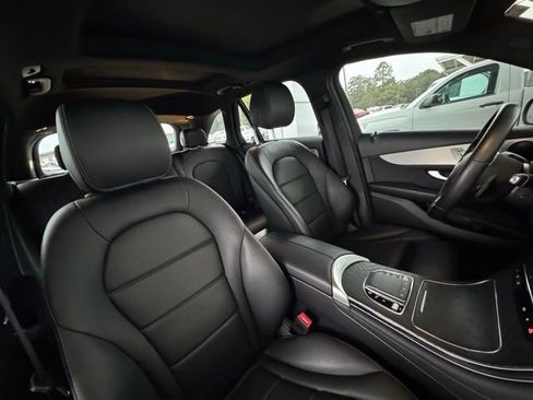 Used 2022 Mercedes-Benz GLC 300 image 17