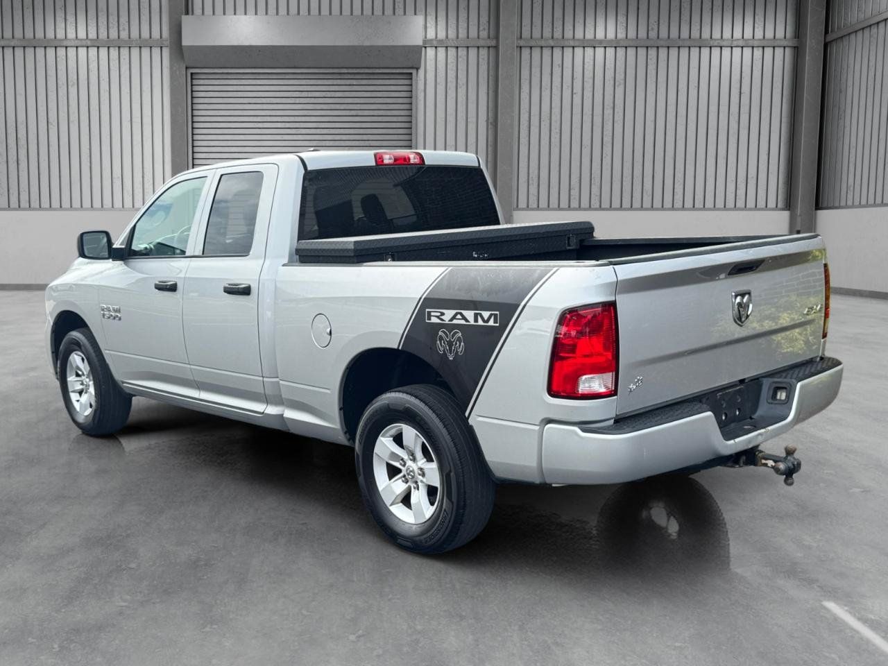 Used 2017 RAM 1500 Express AWD/4WD image 31