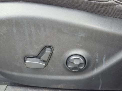 Used 2021 Jeep Cherokee Latitude Plus FWD image 12