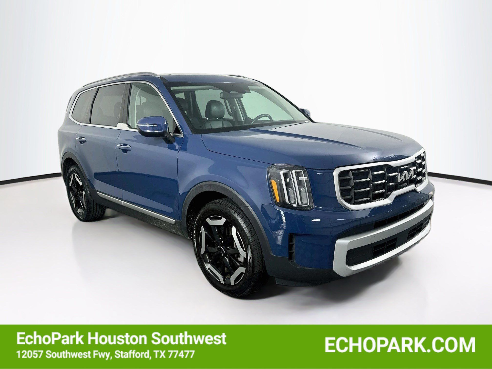 Used 2025 Kia Telluride S FWD image 1