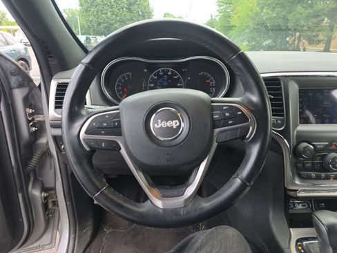 Used 2018 Jeep Grand Cherokee Laredo AWD/4WD image 14