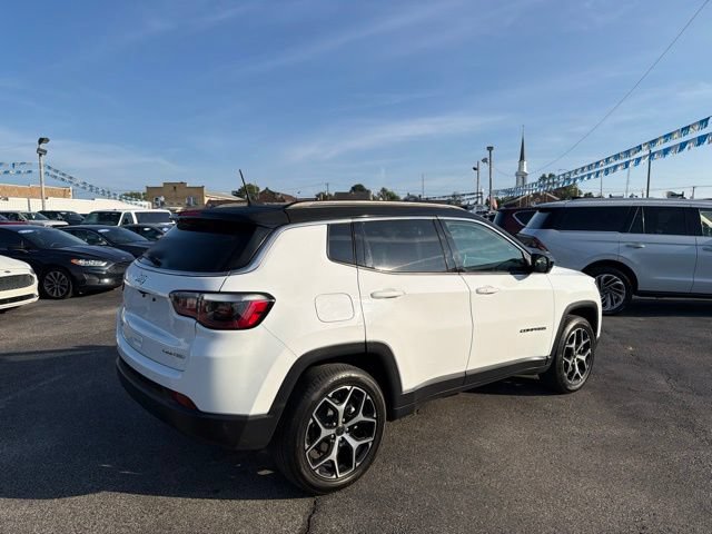 Used 2025 Jeep Compass Limited AWD/4WD image 5