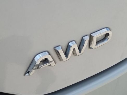 Used 2025 Honda Pilot EX-L image 10
