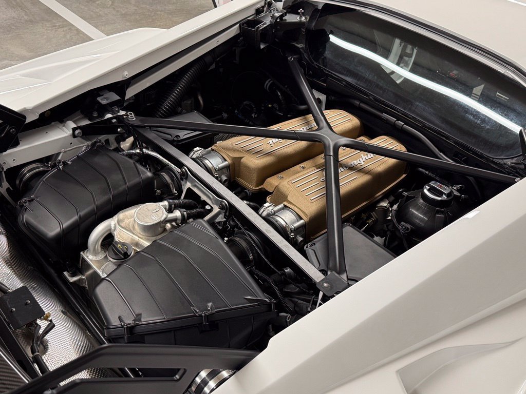 Used 2021 Lamborghini Huracan STO RWD image 37