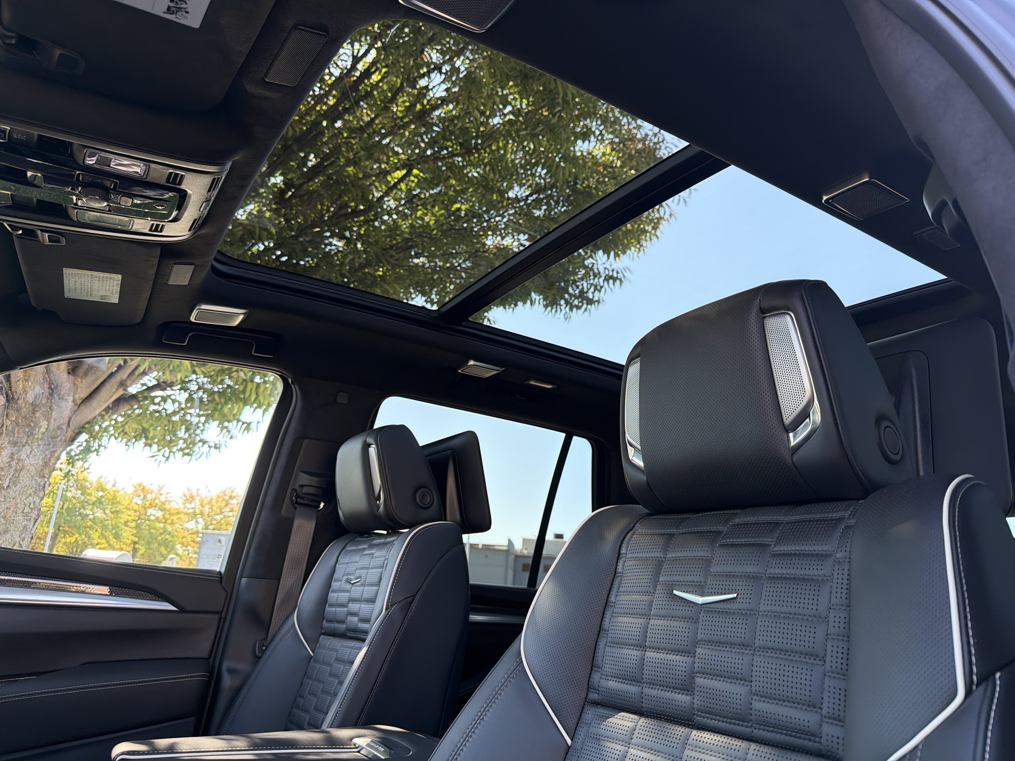 Used 2026 Cadillac Escalade V AWD/4WD image 30
