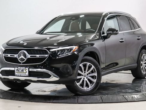 Used 2023 Mercedes-Benz GLC 300 image 1