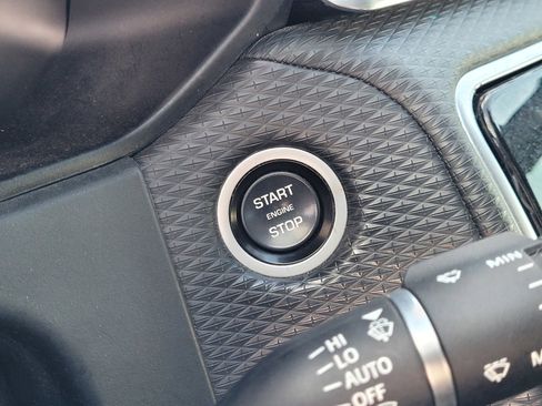 Used 2021 Land Rover Range Rover Velar R-Dynamic S image 27